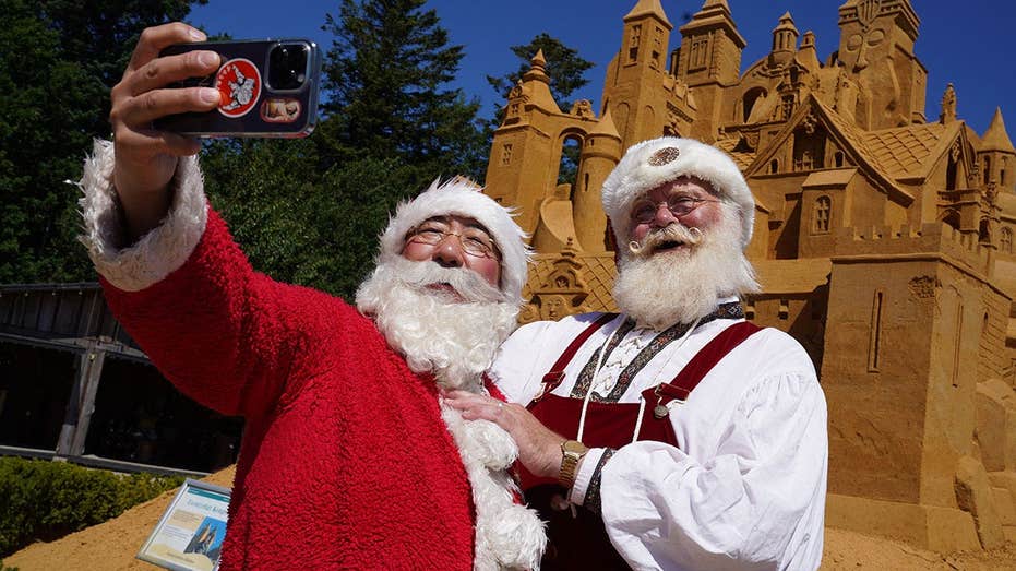 Santas worldwide gather for snowy celebration in summer heat