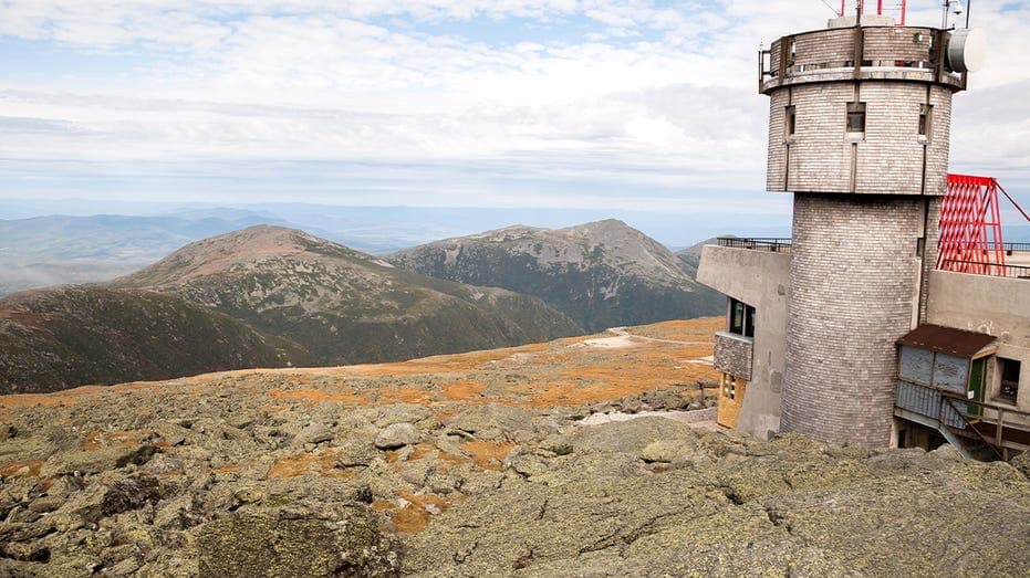 Hiker's Grit Shines: Self-Rescue Leads to Summit Success