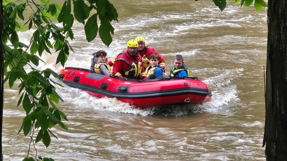 Quick thinking rescues 28 Boy Scouts from rising waters