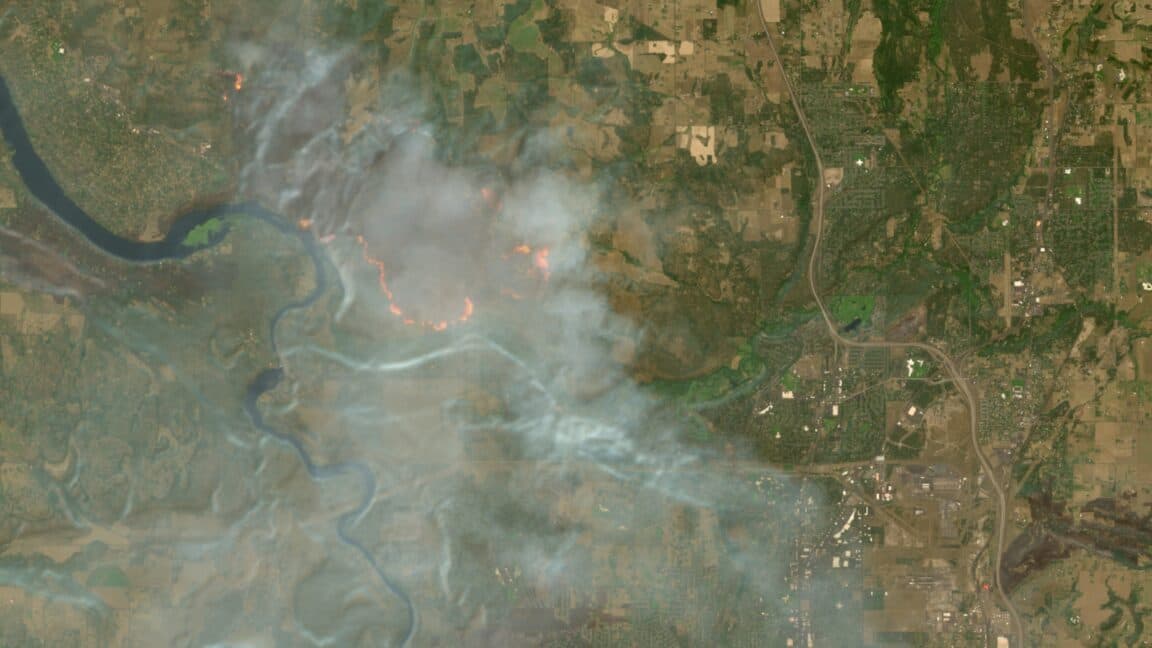 Europe's Free Satellite Network Now Tracks Wildfires in Real Time