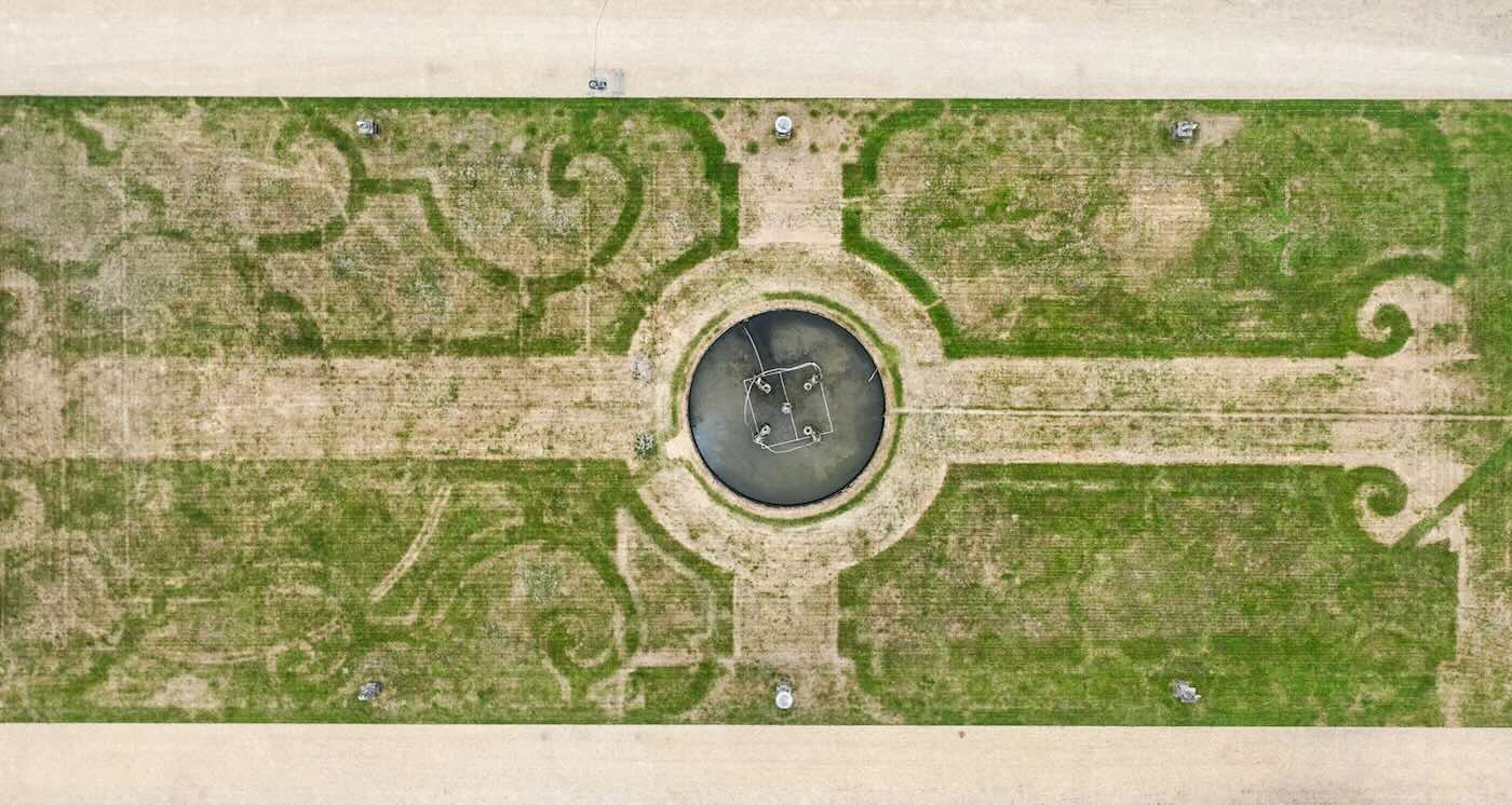 Drought reveals hidden 17th century garden masterpiece